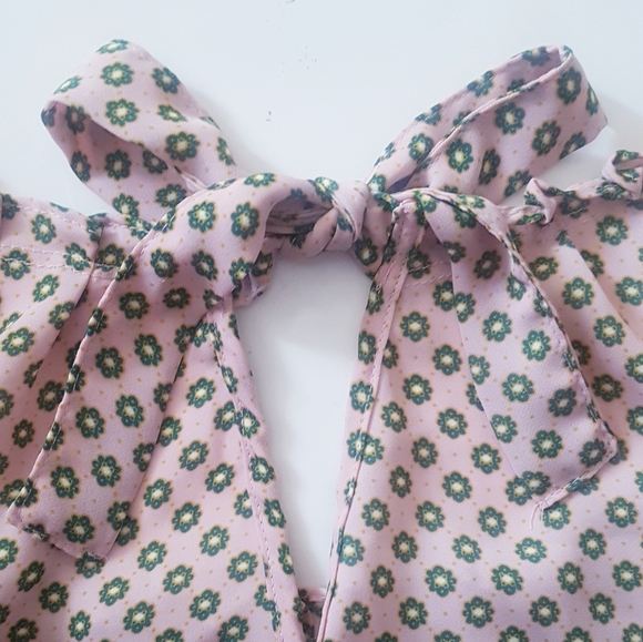 LAUREN CONRAD Tan & Green Pleated Collar Semi-Sheer Floral Blouse - Picture 9 of 9